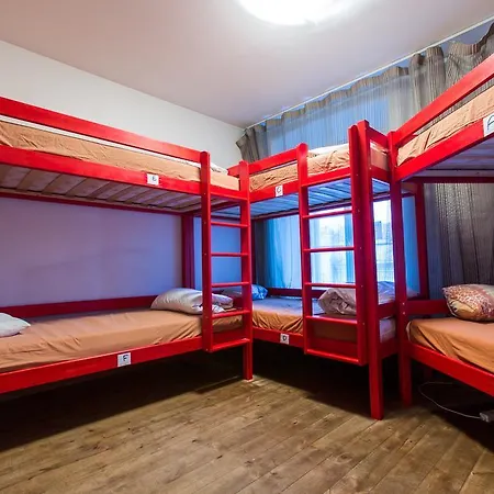 Backpackers אכסניה *